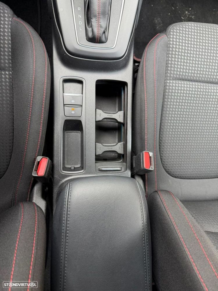 Ford Focus - 32