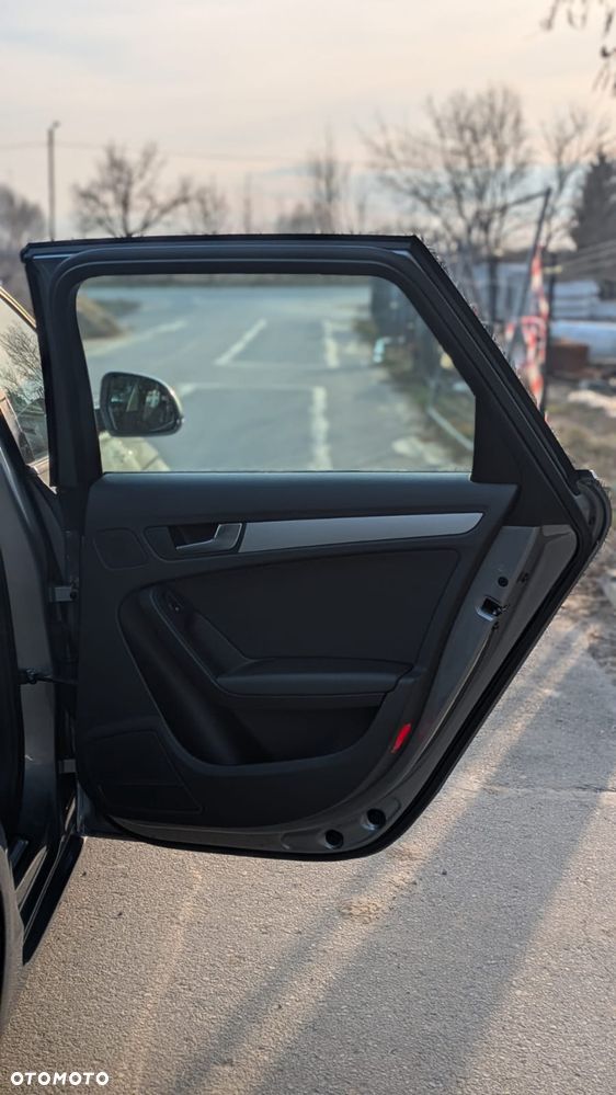 Audi A4 Avant 2.0 TDI DPF Ambiente - 23