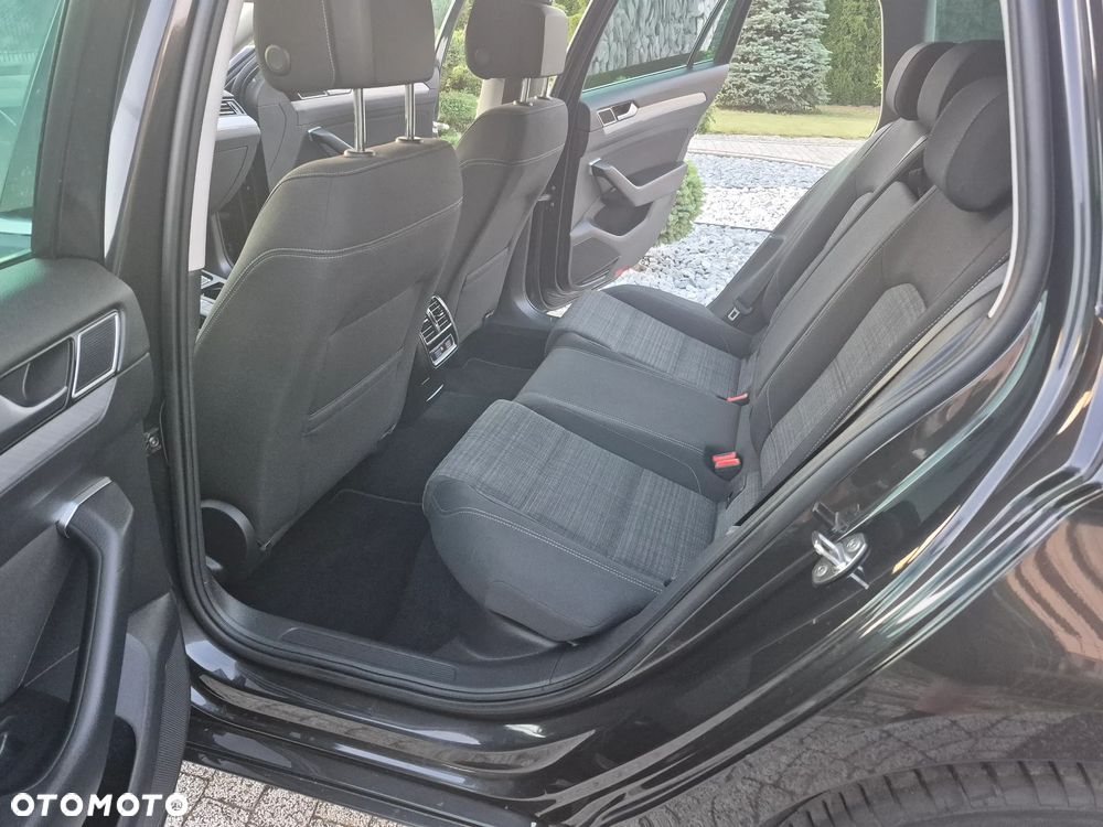 Volkswagen Passat 2.0 TDI (BlueMotion Technology) Comfortline - 14