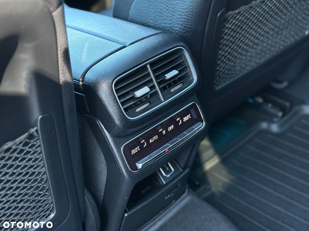 Mercedes-Benz GLS - 26