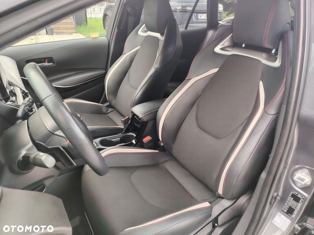 Toyota Corolla 2.0 Hybrid GR Sport Dynamic - 22