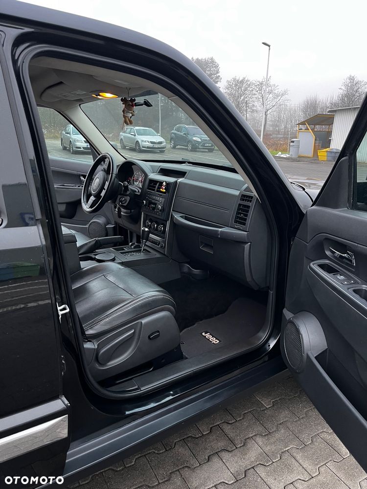 Jeep Liberty - 13