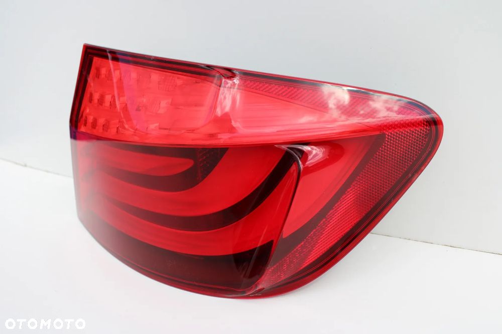 Lampa tylna prawa tył  prawy stan BDB OE BMW F10 2013r - 19