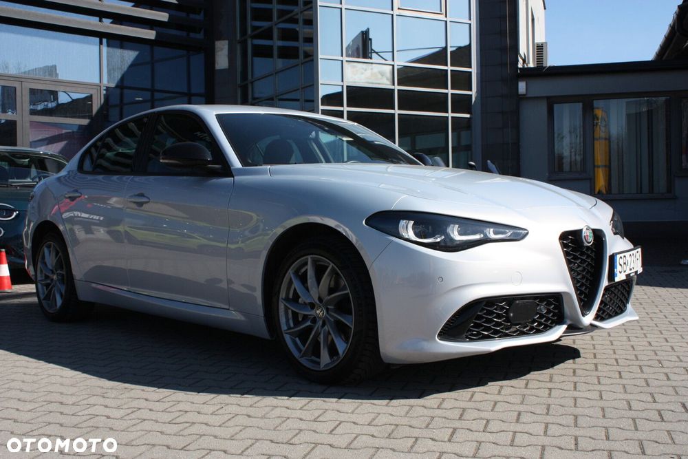 Alfa Romeo Giulia - 4