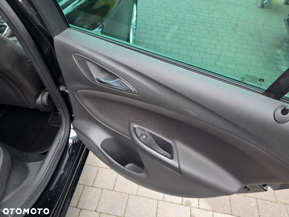 Opel Astra 1.4 Turbo Innovation - 12