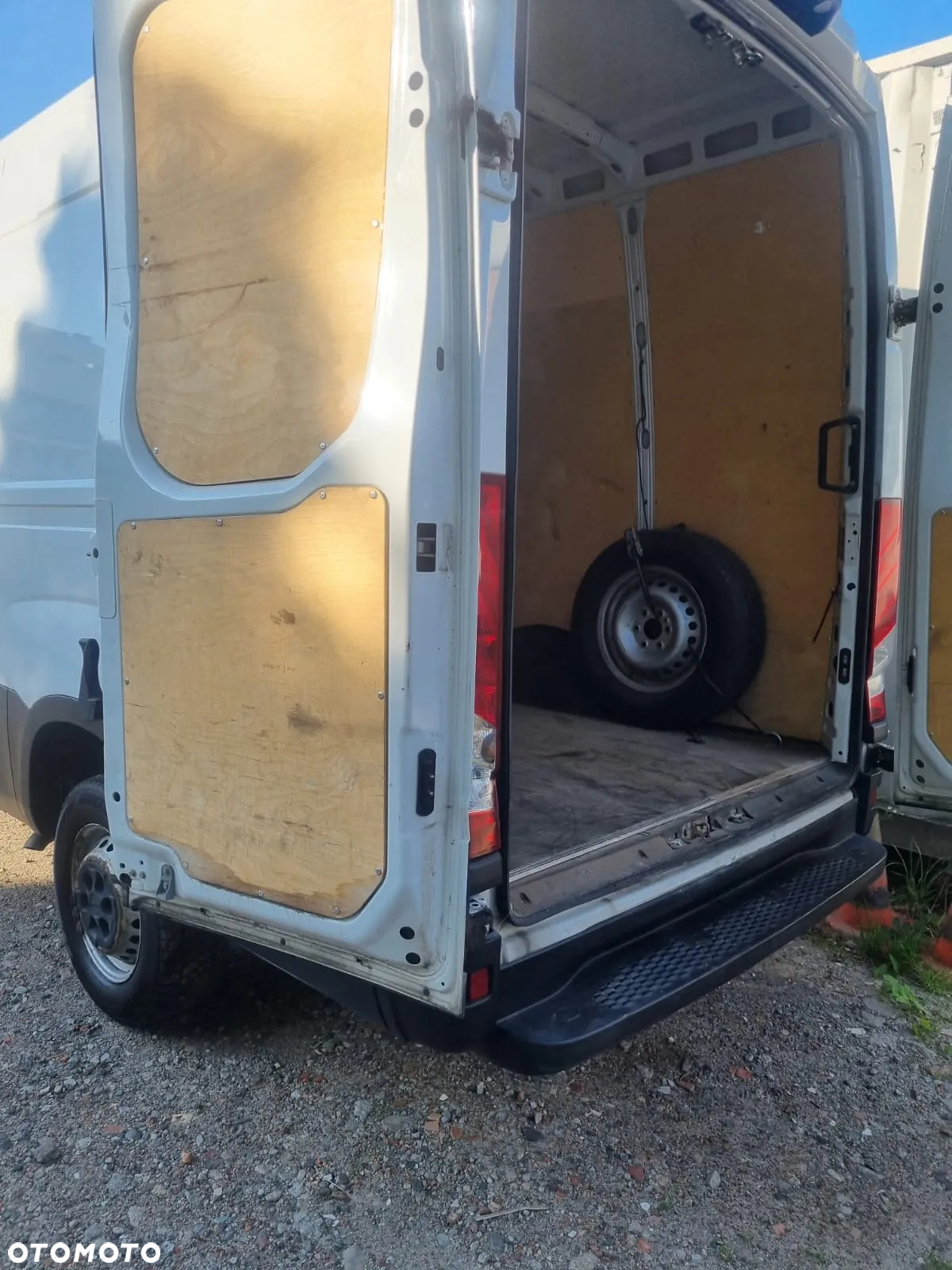 Iveco DAILY 35S15 - 20
