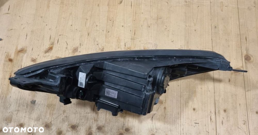 REFLEKTOR LAMPA PRAWA XENON KIA SPORTAGE IV - 6