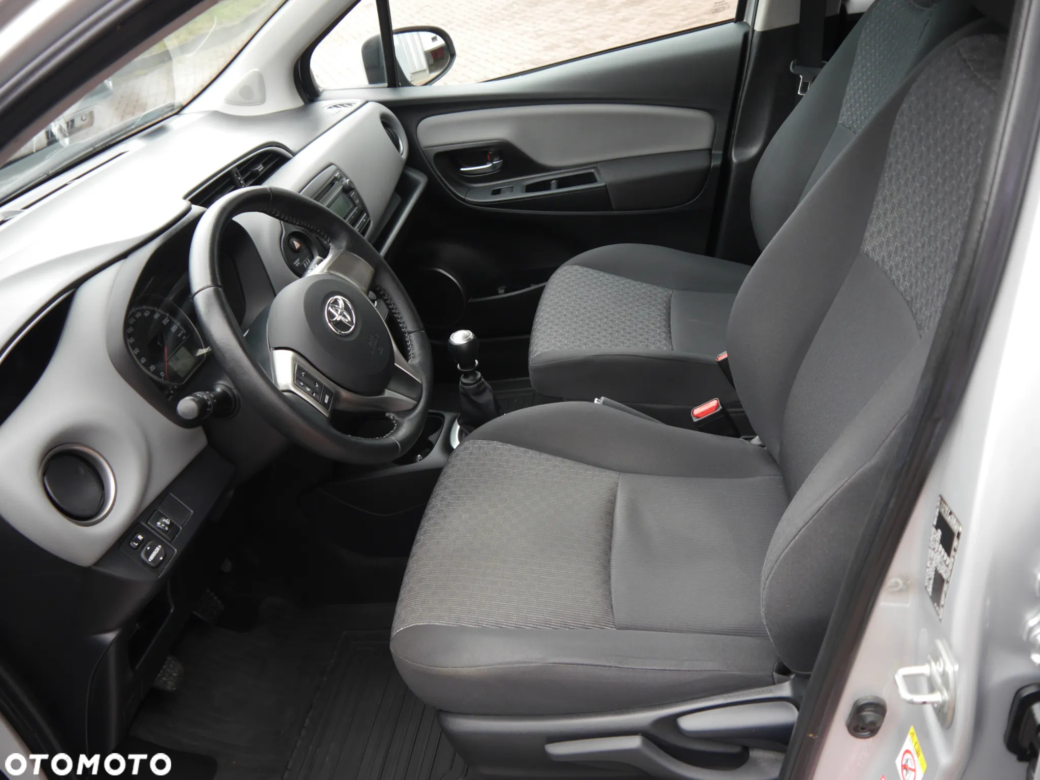 Toyota Yaris 1.33 Active - 10