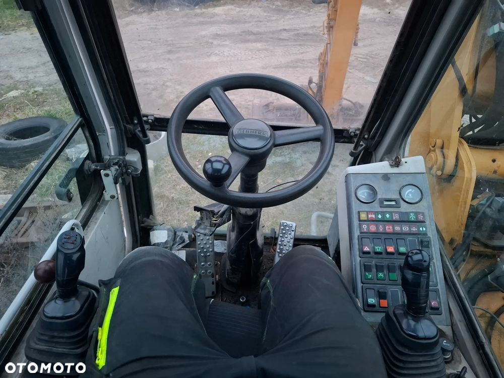 Liebherr A308 - 5