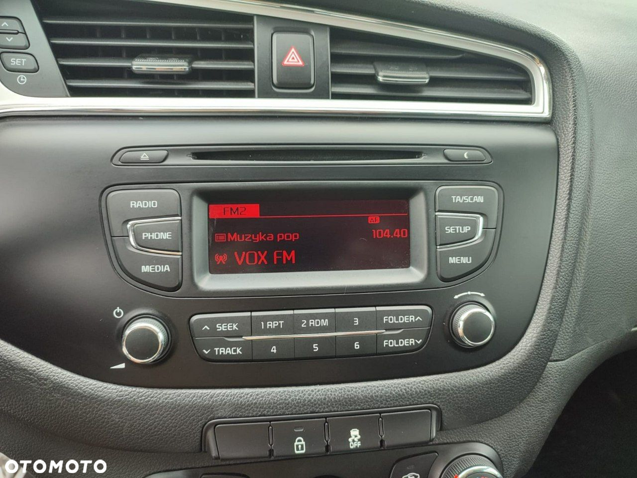 Kia Ceed - 21