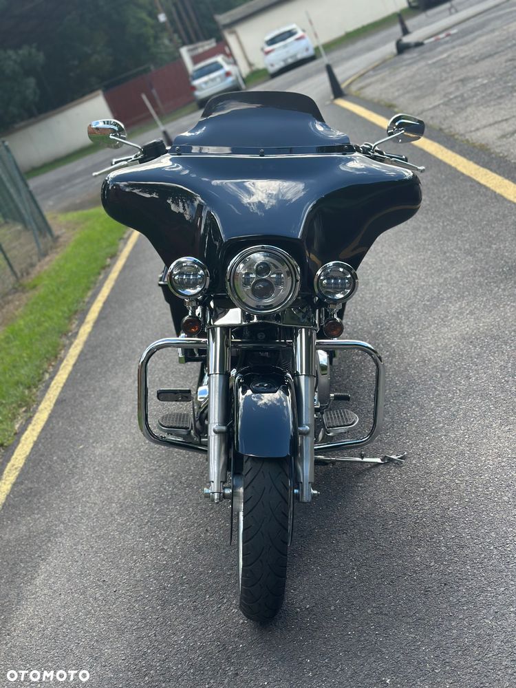 Harley-Davidson Touring Street Glide - 12