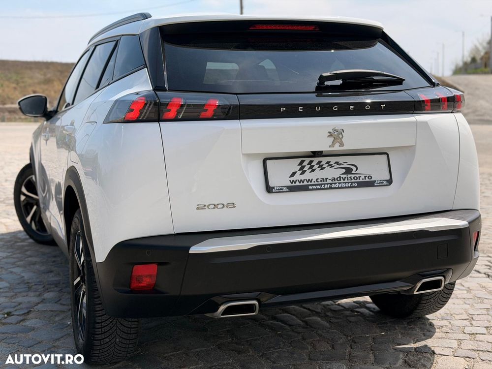 Peugeot 2008 1.2 L PureTech STT Allure - 11