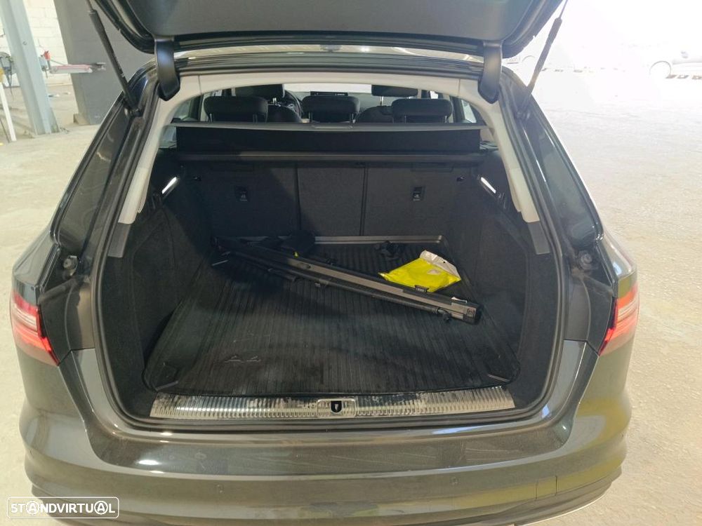 Audi A4 Avant 30 TDI S tronic - 9