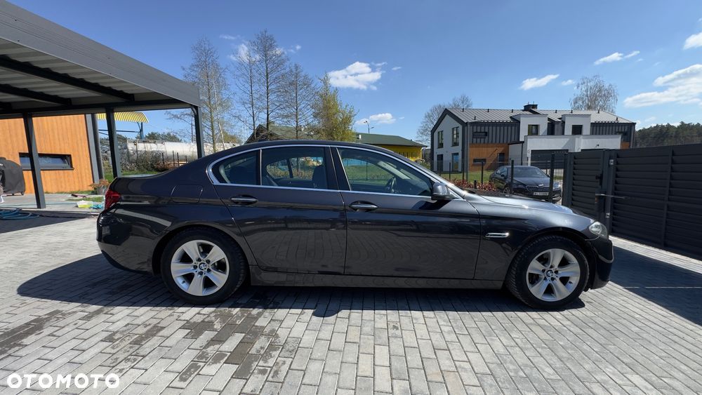 BMW Seria 5 528i xDrive Modern Line - 7