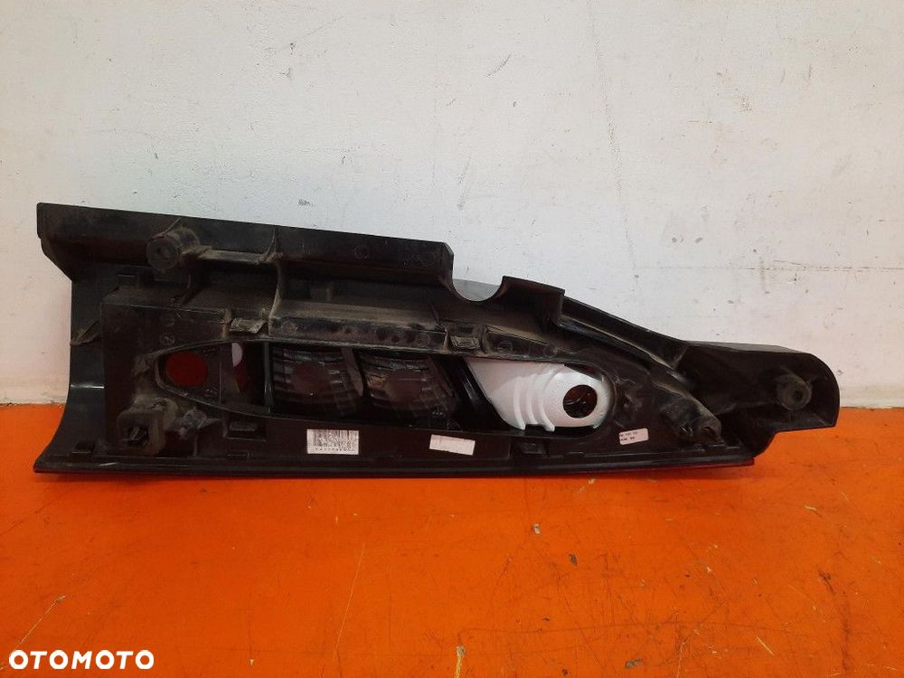 PEUGEOT PARTNER II 08-18 LAMPA TYŁ LEWA ZEWNĘTRZNA 9680545280 - 9