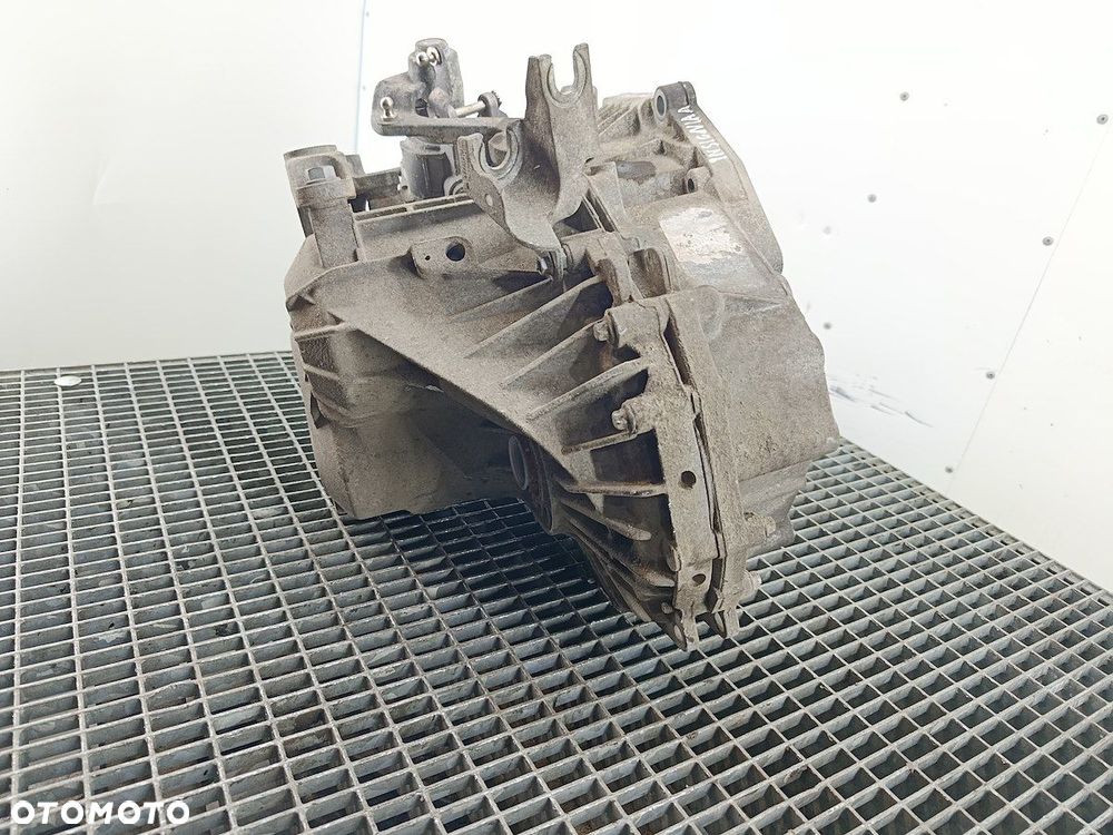 SKRZYNIA BIEGÓW MANUALNA 6 OPEL INSIGNIA A F40 2.0 16V - 4