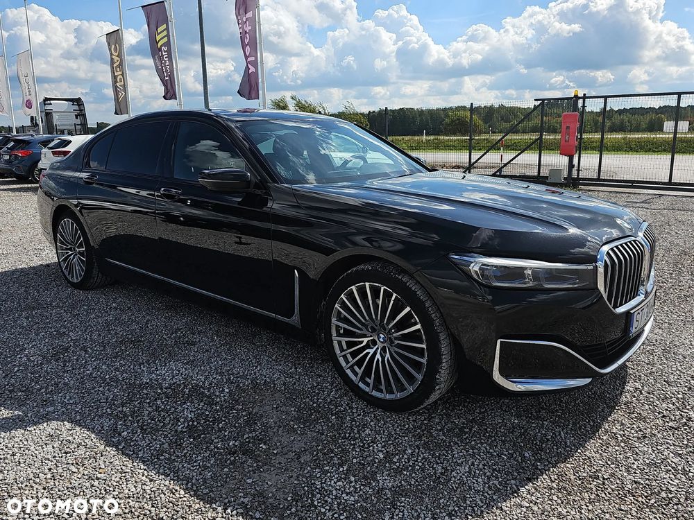 BMW Seria 7 2021 photo 3
