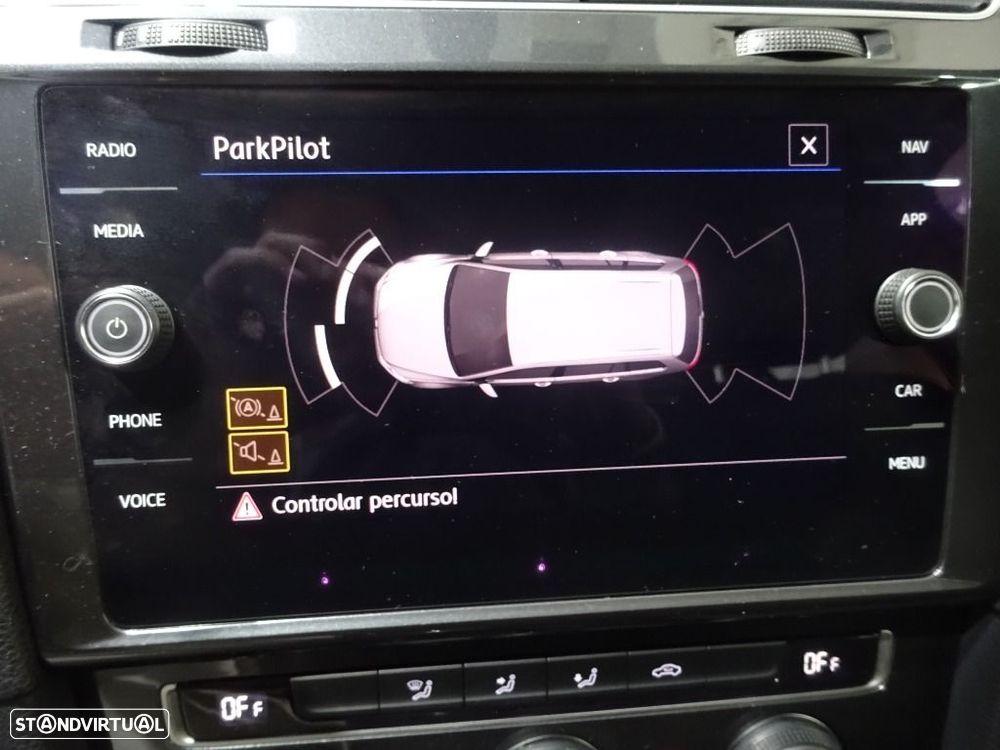 VW Golf Variant 1.6 TDi Confortline - 23