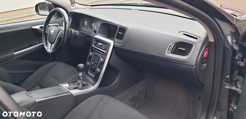 Volvo S60 D4 Edition - 10
