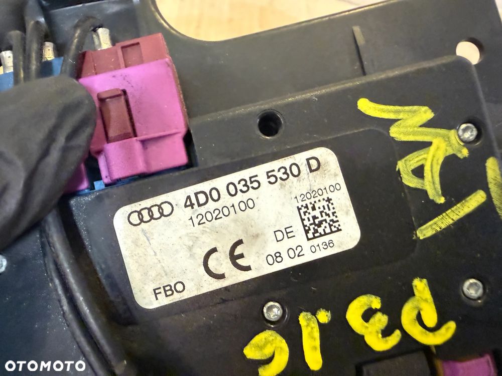 Wzmacniacz antenowy Audi 4D0035530D - 2