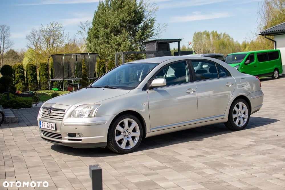 Toyota Avensis - 24