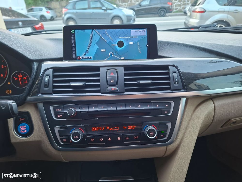 BMW 320 d DPF Blue Performance Edition Sport - 29