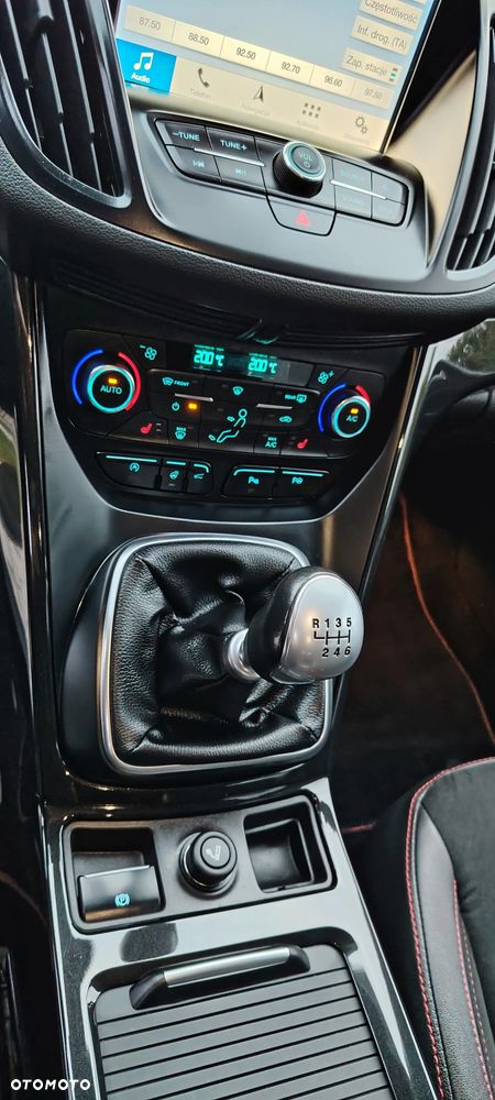 Ford Kuga 1.5 EcoBoost 2x4 ST-Line - 34