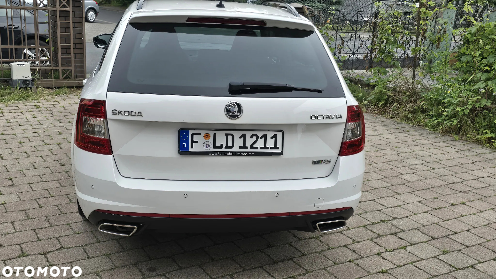 Skoda Octavia Combi 2.0 TDI DSG RS - 11