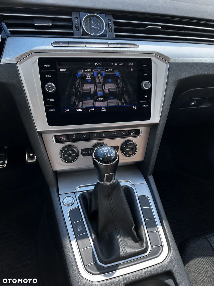 Volkswagen Passat Variant 2.0 TDI SCR Comfortline - 10