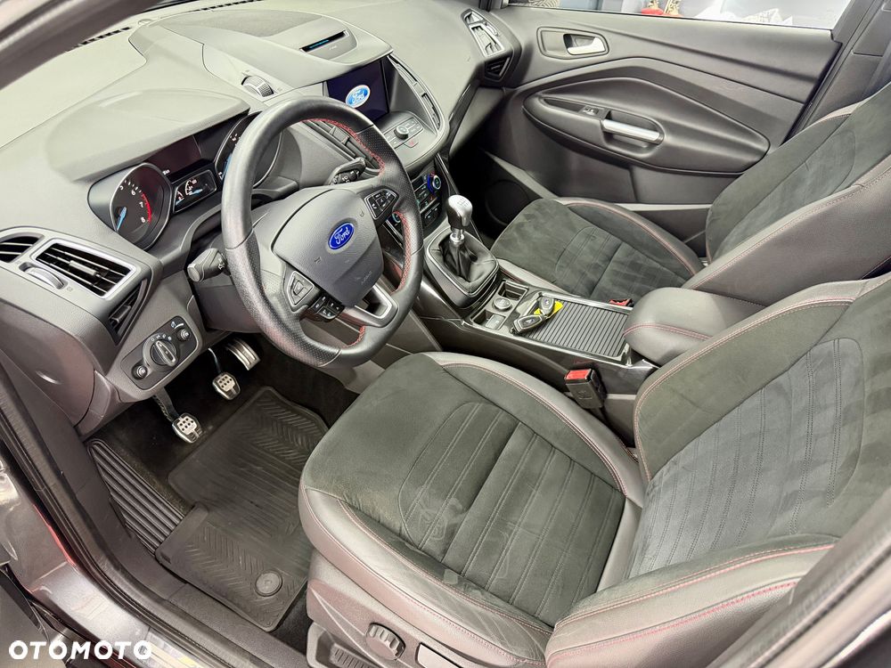 Ford Kuga 1.5 EcoBoost 2x4 ST-Line - 12