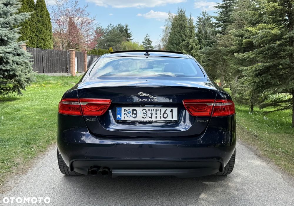Jaguar XE 20d Prestige - 8