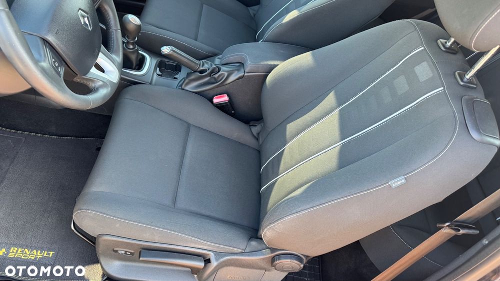 Renault Megane TCe 180 Luxe - 28