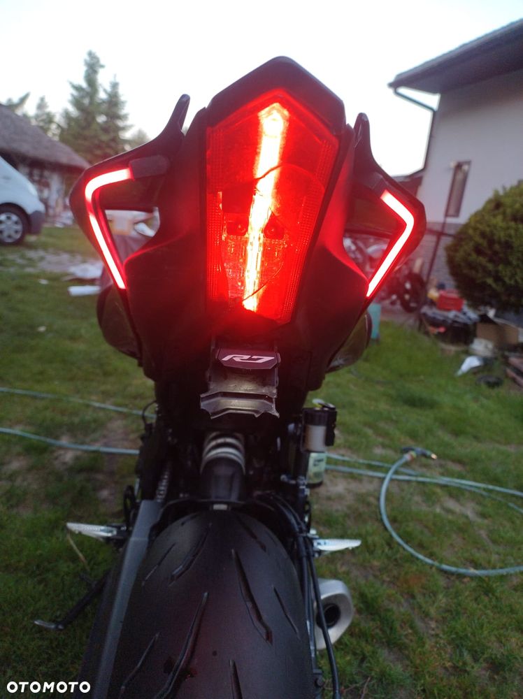Yamaha R7 - 33