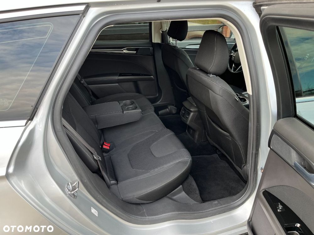 Ford Mondeo SW 2.0 Hybrid Titanium - 25