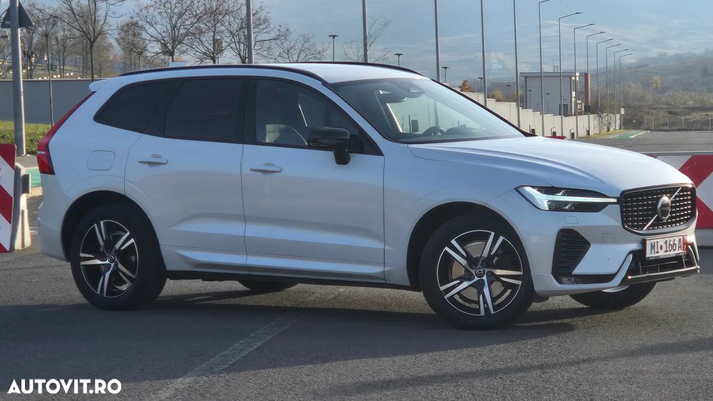 Volvo XC 60 B4 MHEV AWD R-Design - 10