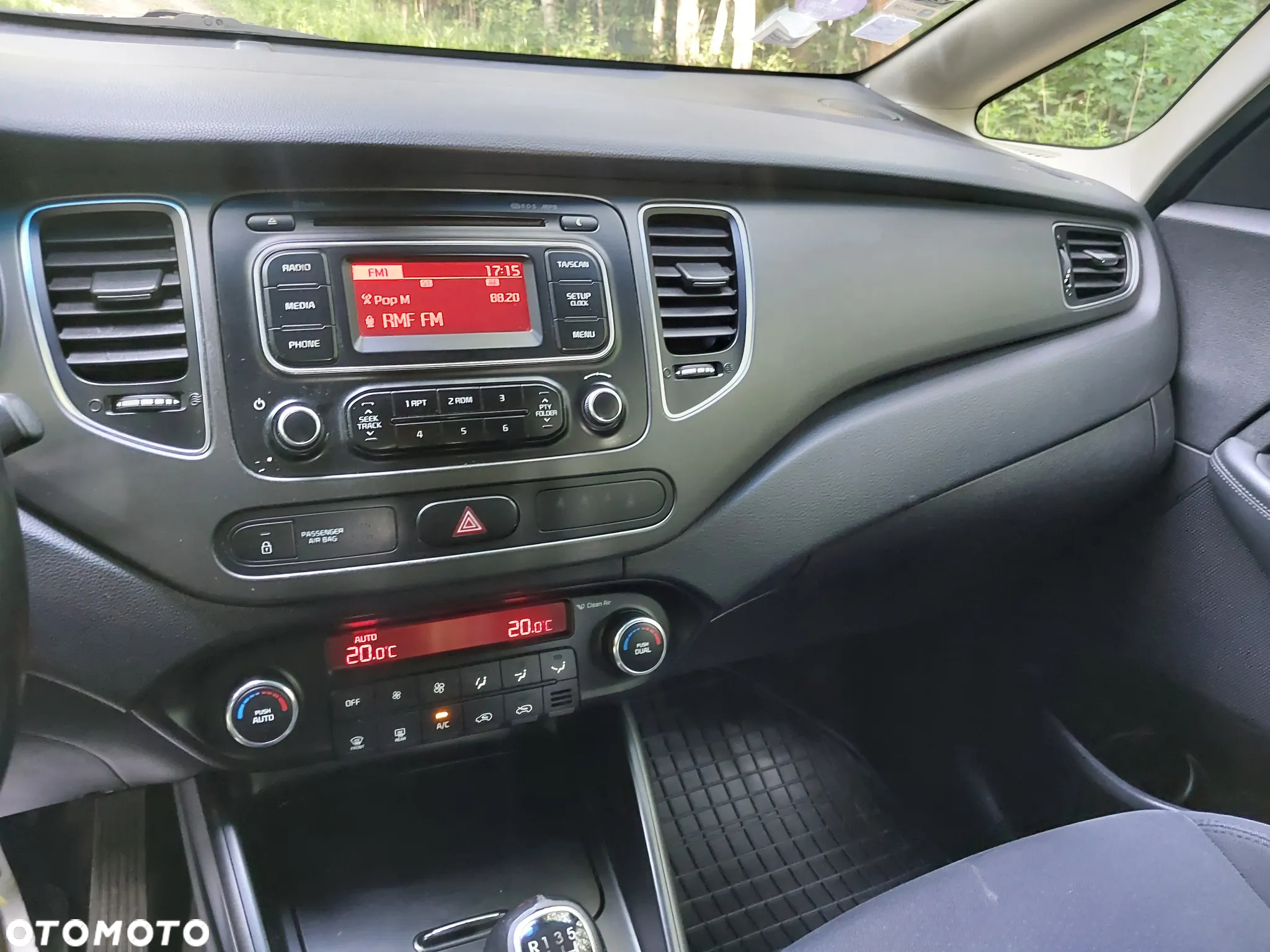 Kia Carens - 17