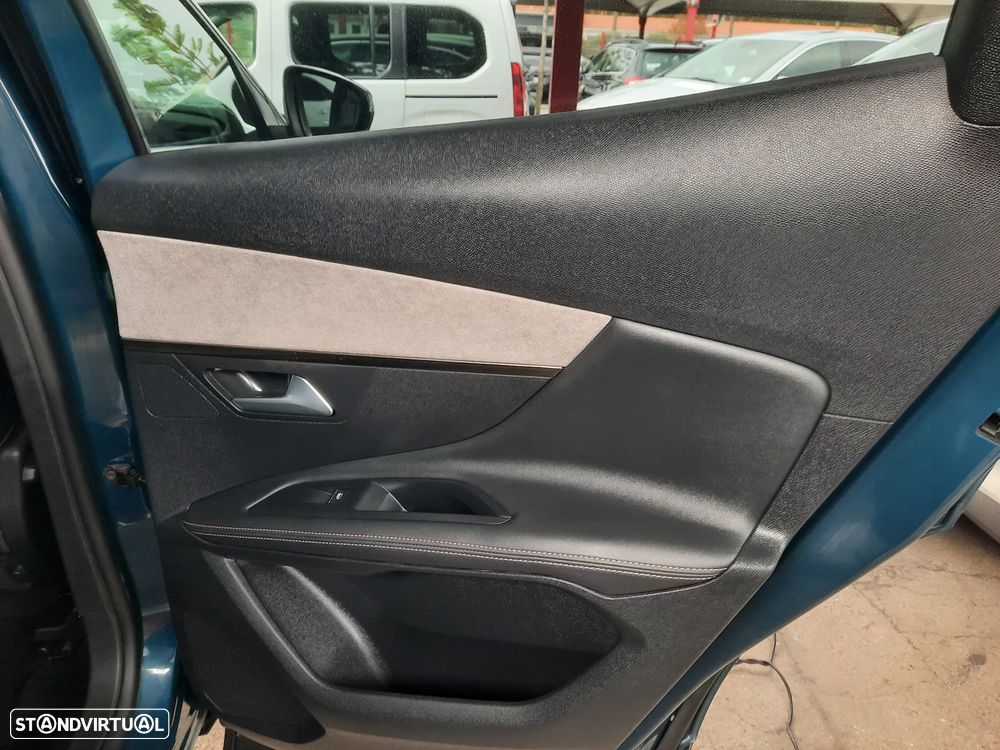 Peugeot 3008 1.6 Hybrid GT Pack e-EAT8 - 30