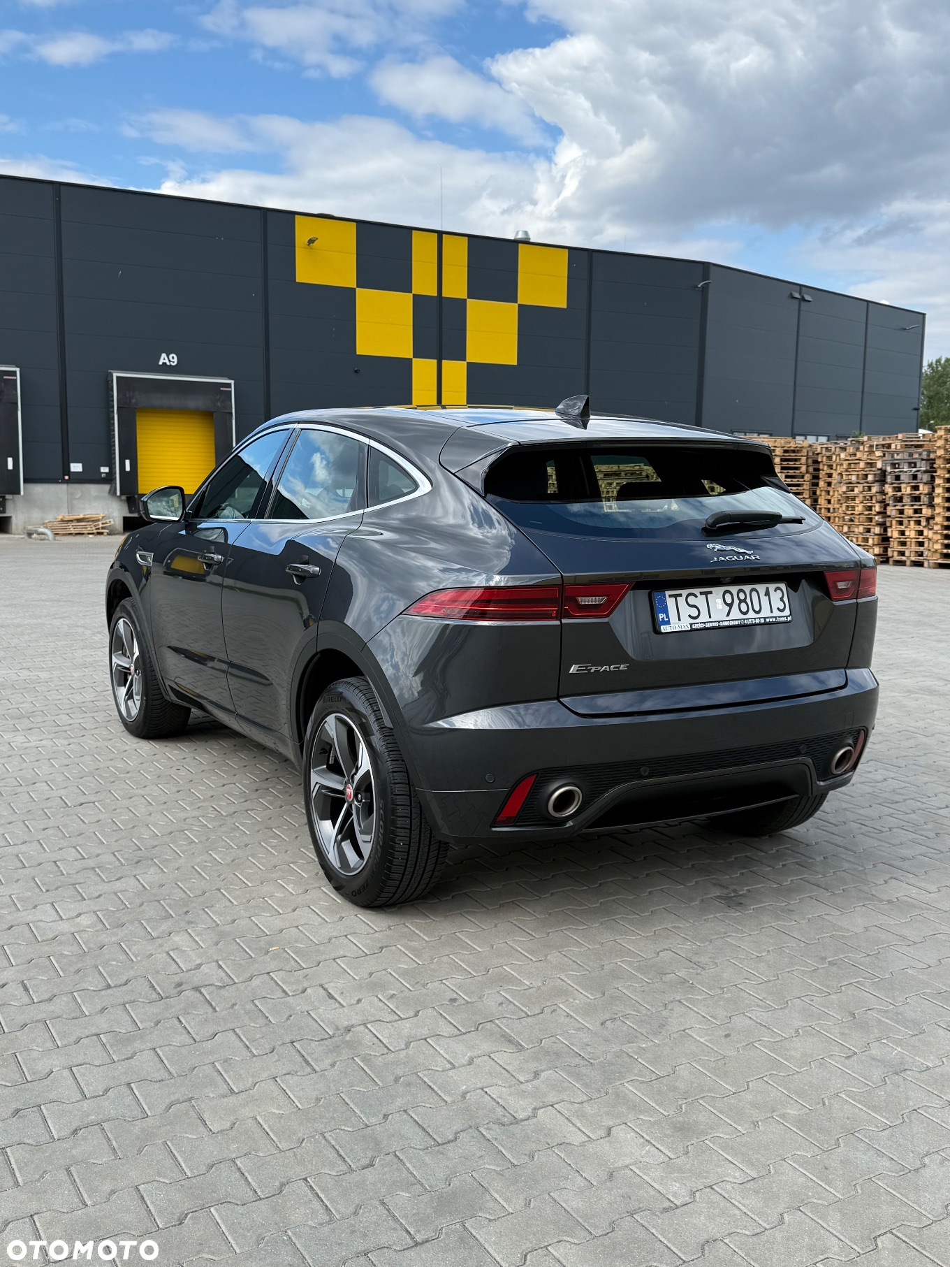Jaguar E-Pace P200 AWD R-Dynamic SE - 7