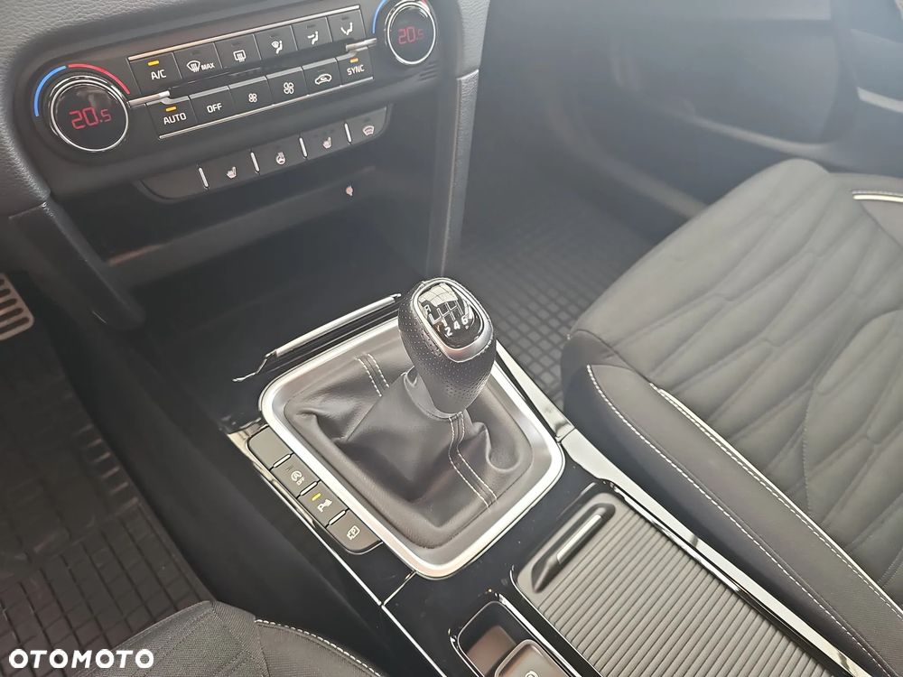 Kia ProCeed 1.5 T-GDI GT Line - 15