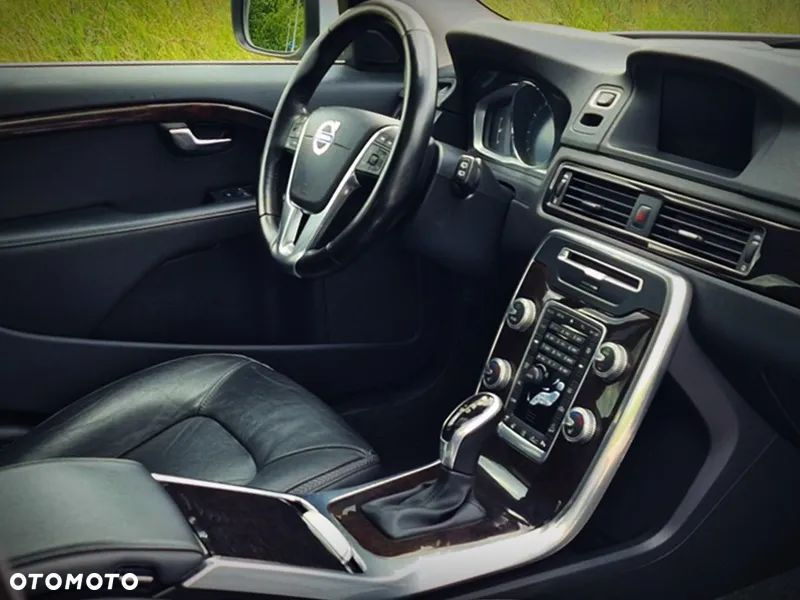 Volvo XC 70 - 24