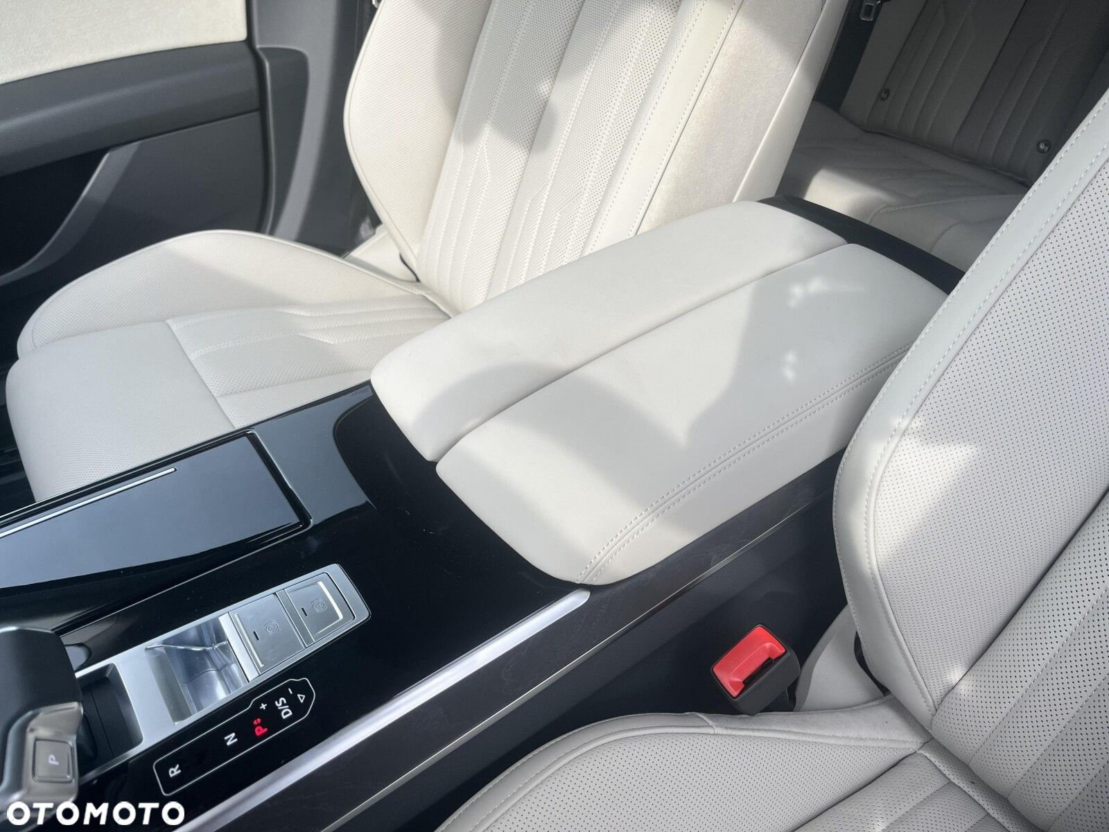 Audi A8 - 30