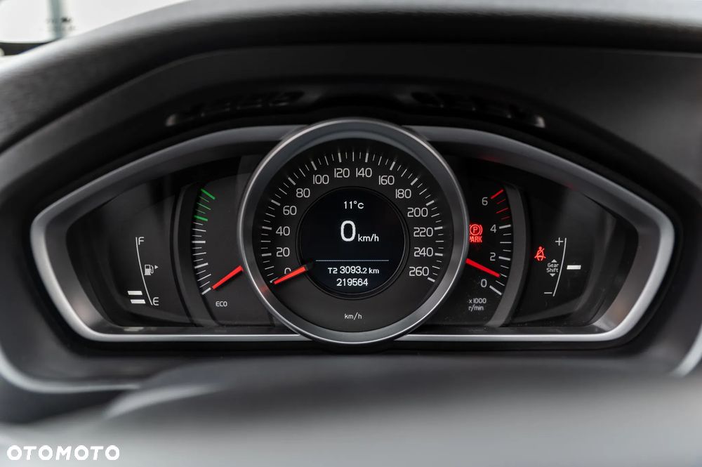 Volvo V40 D2 Kinetic - 24