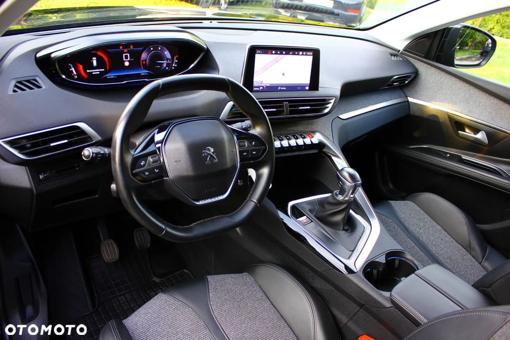 Peugeot 5008 1.5 BlueHDi Allure S&S - 26