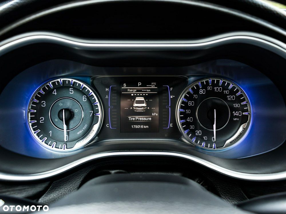 Chrysler 200 - 13