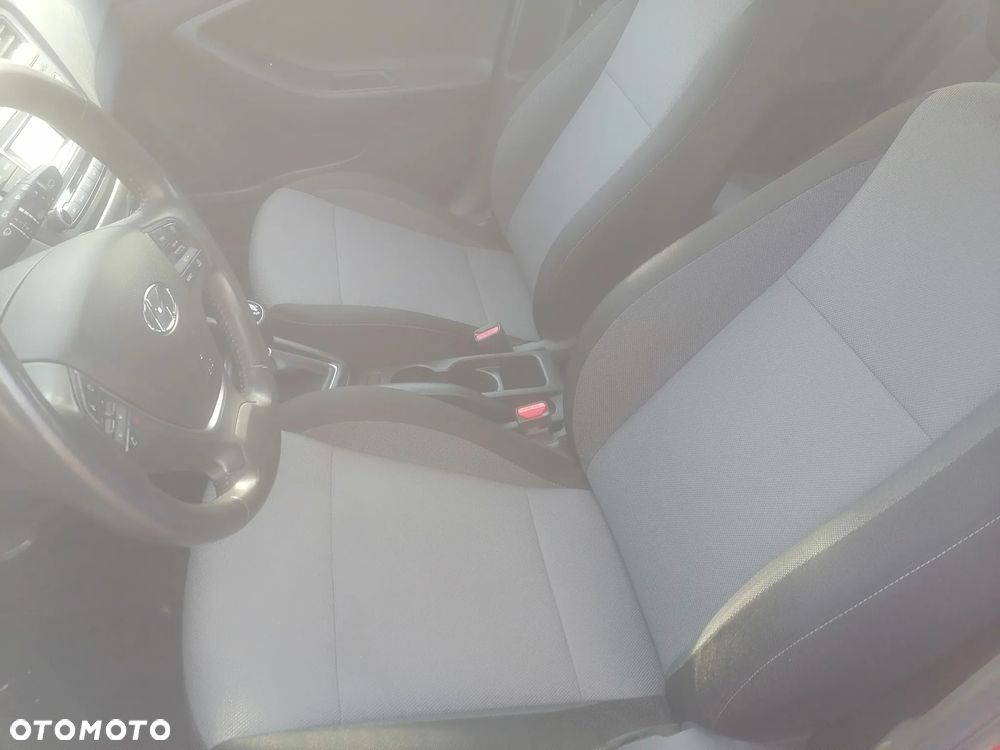 Hyundai i20 1.1 CRDi - 9