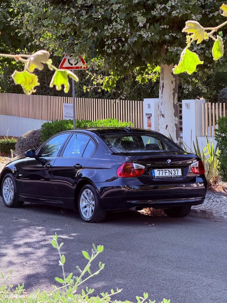 BMW 318 d Dynamic - 5
