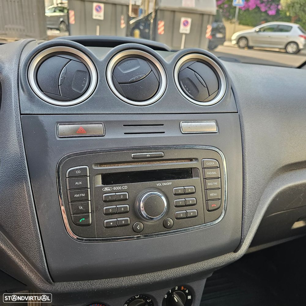 Ford Connect Longa TA A/C - 16