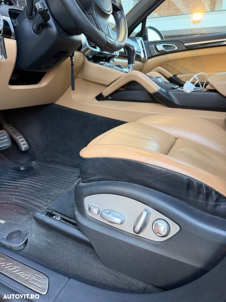 Porsche Cayenne - 25