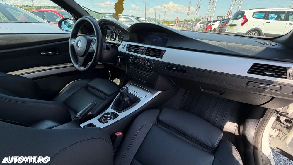 BMW Seria 3 320i M Sport Edition - 12