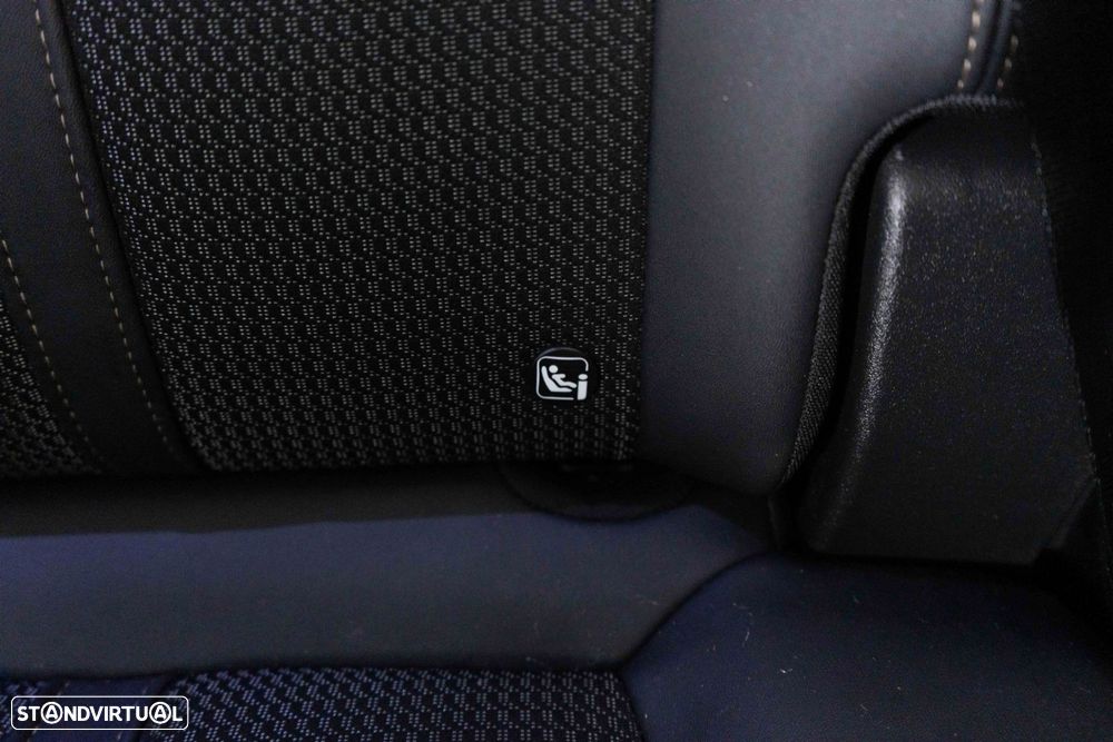 Peugeot 3008 1.6 Hybrid4 GT e-EAT8 - 11